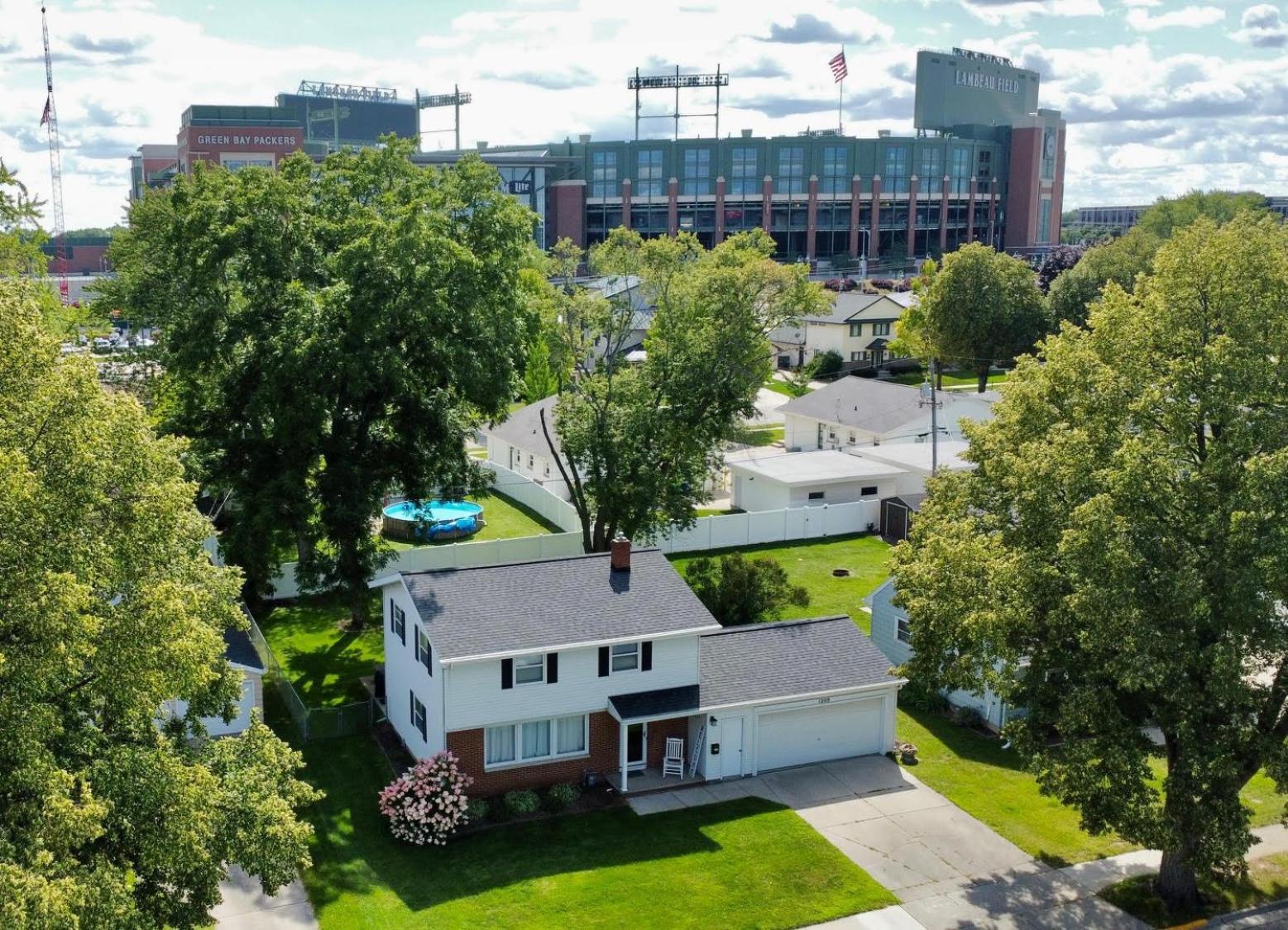 Curly'S Quarters Villa Green Bay Bagian luar foto