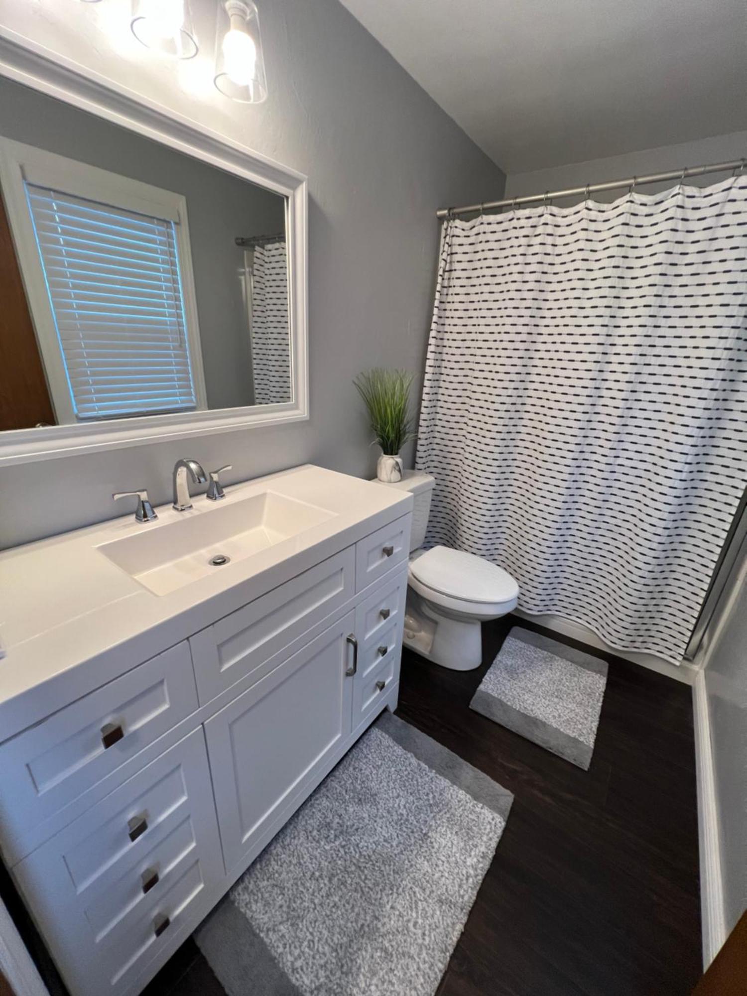 Curly'S Quarters Villa Green Bay Bagian luar foto